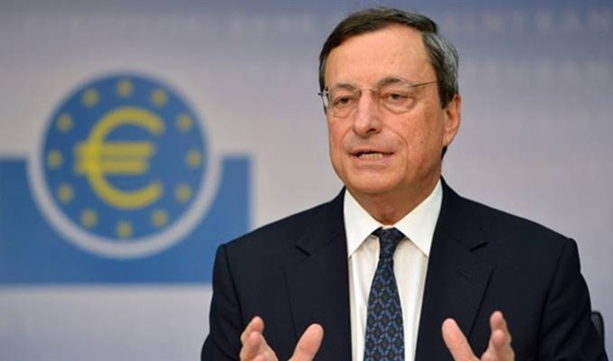 Draghi: Risk görünümü aşağı yönlü olmayı sürdürüyor