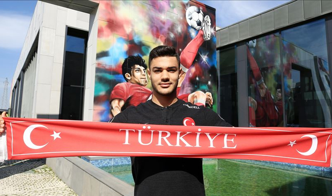 Ozan Kabak, Shalke 04'le sözleşme imzaladı