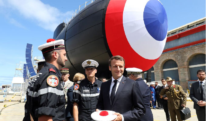 Fransa'nın yeni nükleer denizaltısı Suffren için tören