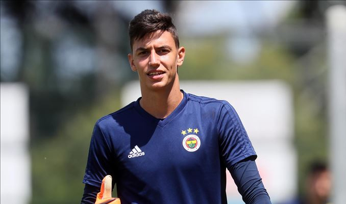 Fenerbahçe, Berke Özer'i kiraladı