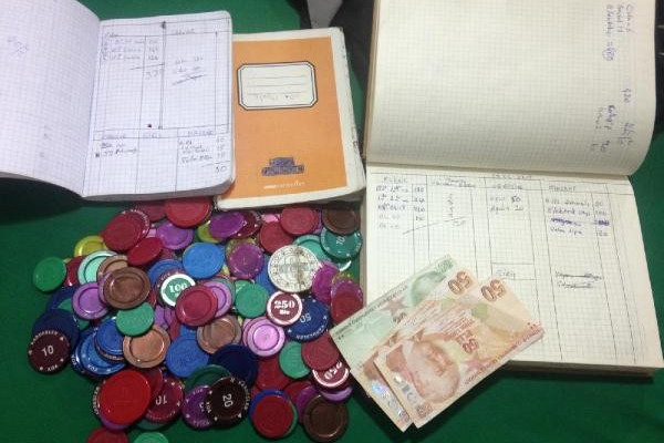 Bodrum'da 13 derneğe kumar baskını