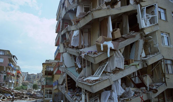 Marmara depreminin ekonomiye kaybı 200 milyar lira