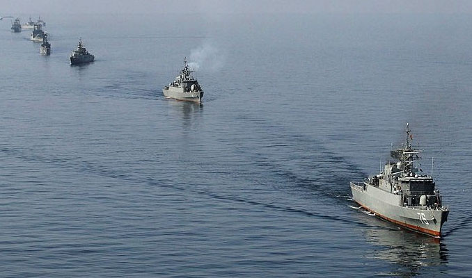 İran donanması Hürmüz Boğazı'nda gemilere eşlik edecek