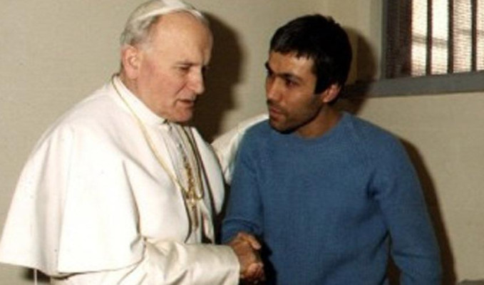 Papa suikastını araştıran eski savcı hayatını kaybetti