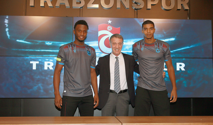 Trabzonspor'da yeni transferler için imza töreni