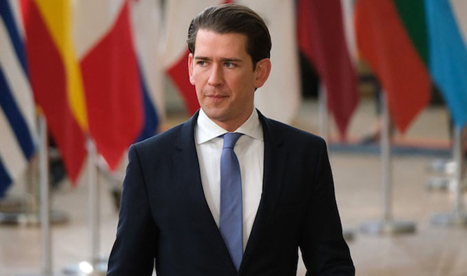 Avusturya'da İslamofobik seçim vaadi: Başörtüsü yasağı