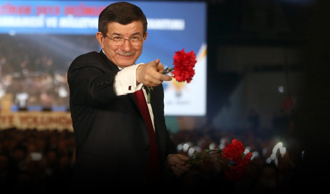 AK Parti'li Özkan'dan Davutoğlu açıklaması: Kaybettiği koltuğun peşinde