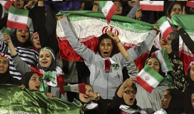 İranlı kadınlar milli maçlar için stada girebilecek