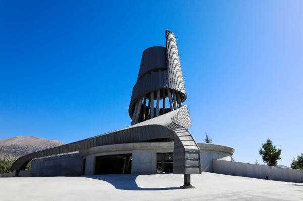 Demirel'in anıt mezarı ziyarete açıldı