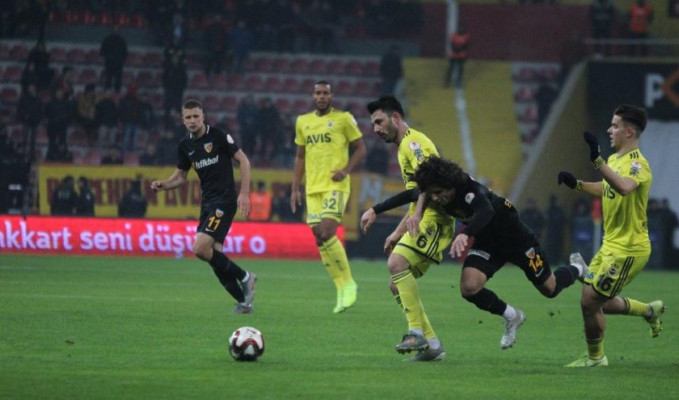 Fenerbahçe, kupa maçında Kayserispor ile berabere kaldı