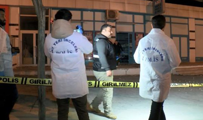 İstanbul'da bir markete EYP'li saldırı