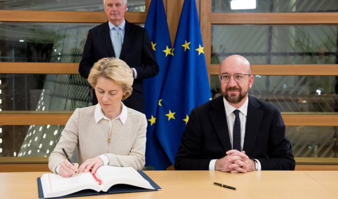 Avrupa Komisyonu ile AB Konseyi Brexit anlaşmasını imzaladı
