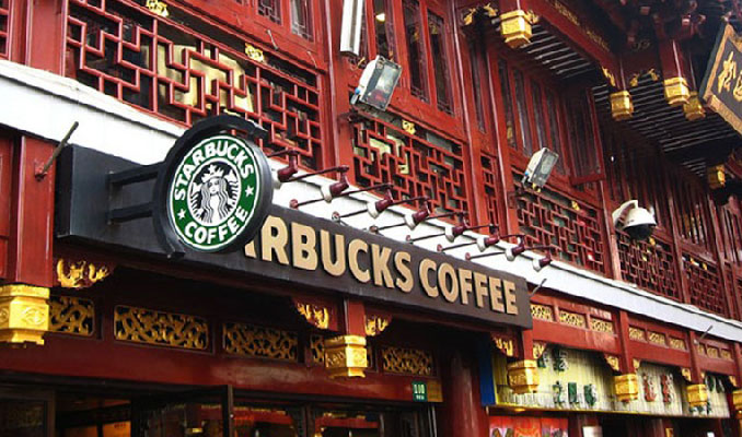 Starbucks Çin'deki şubelerinin yarısını kapattı