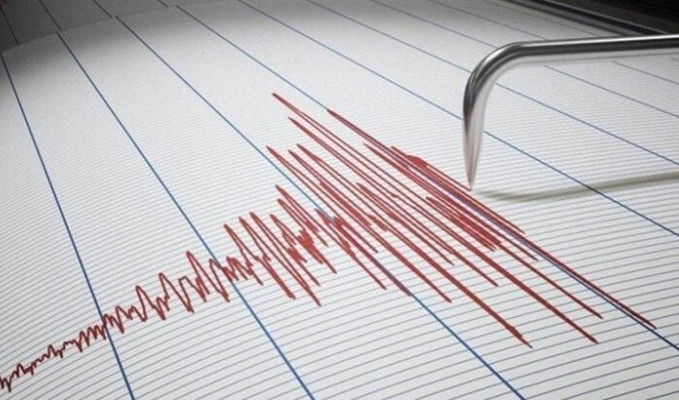 Ege Denizi'nde 4 saat içinde 5 deprem