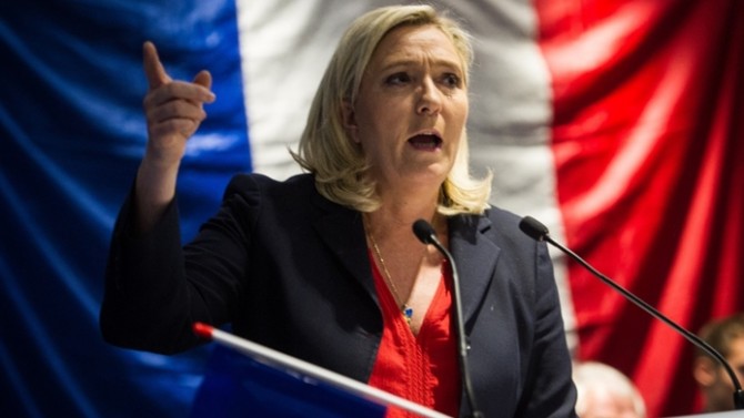 Fransa'da Le Pen'den 'başörtüsü yasaklansın' çağrısı