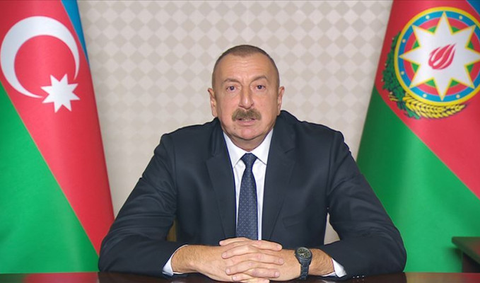 Aliyev: Demir yumruğumuz ile Paşinyan'a imzayı attırdık