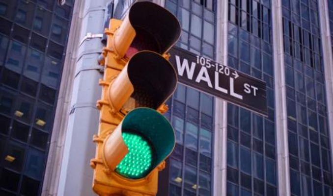 Wall Street korona virüsün ilerisine bakıyor