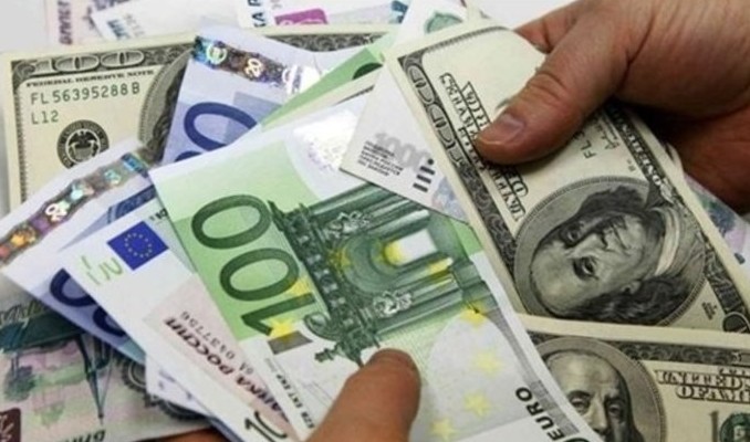Dolar ve euro güne hareketli başladı