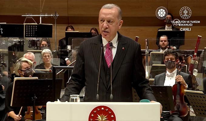 Erdoğan: Türkiye kültür ve sanatta prangalarından kurtulmuştur