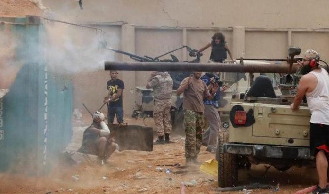 Libya'da silah ambargosu deliniyor