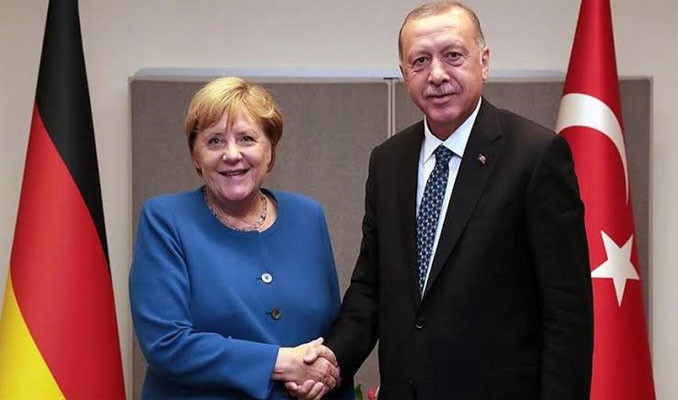 Merkel'in Türkiye ziyareti belirsizliğini koruyor