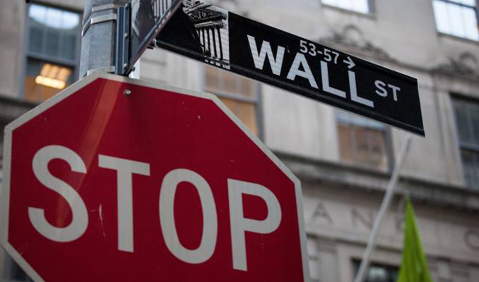 Wall Street endeksleri petrol şokuyla sert düştü