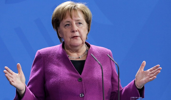 Merkel: Korona aşısı için 8 milyar euro gerekiyor