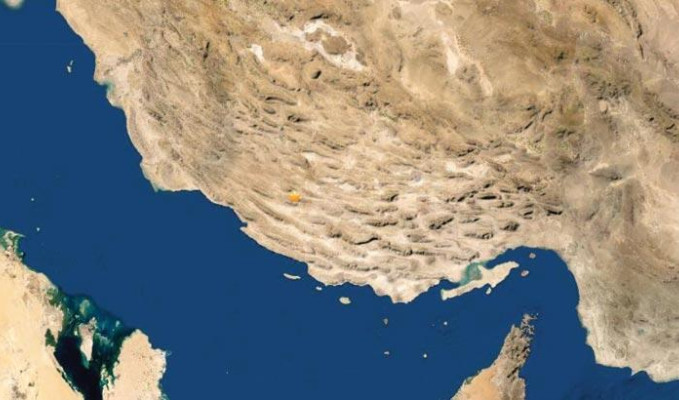 İran'da deprem paniği