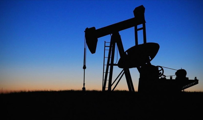 ABD'de stokların artması petrol fiyatlarını geriletti