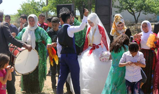 Alman hükümeti Türk düğünleri konusunda anlaşamadı