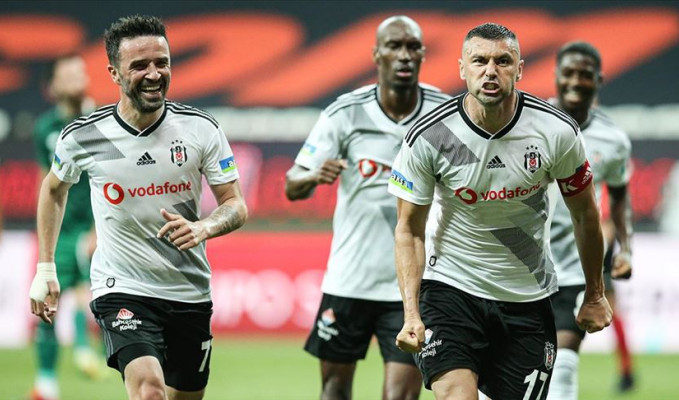 Beşiktaş Konyaspor'u 3 golle devirdi