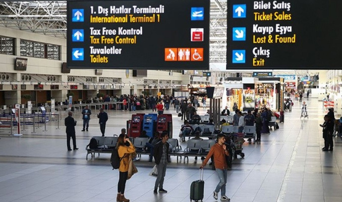 Havalimanları yolcu sayısı ilk 5 ayda yarı yarıya düşüş gösterdi