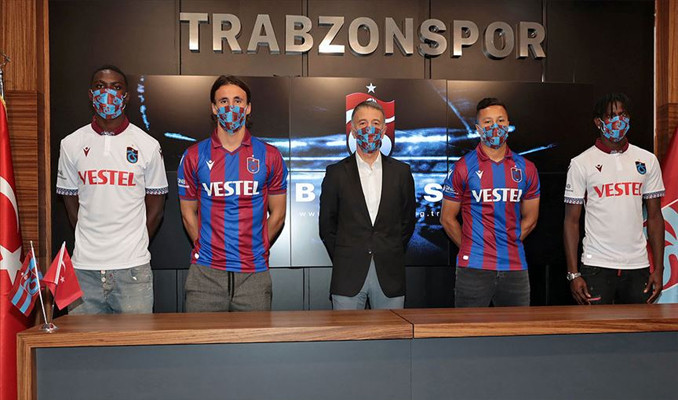 Trabzonspor'da toplu imza töreni yapıldı