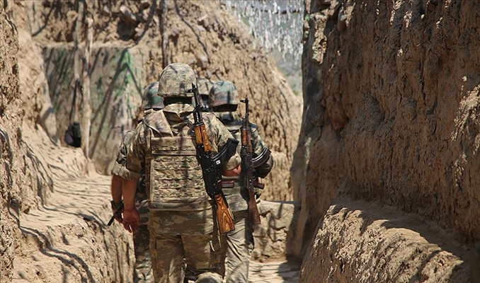 Azerbaycan ordusu cephe hattında karşı saldırı başlattı