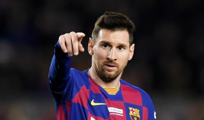 Lionel Messi, Barcelona’da kalacağını açıkladı