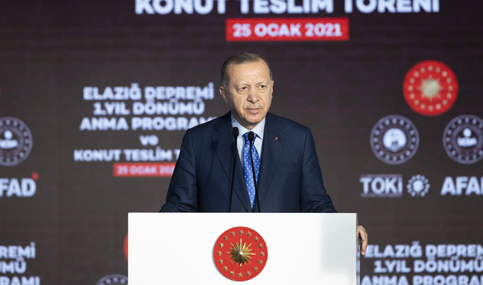 Erdoğan: Altı ayda konutların hepsi tamamlanacak