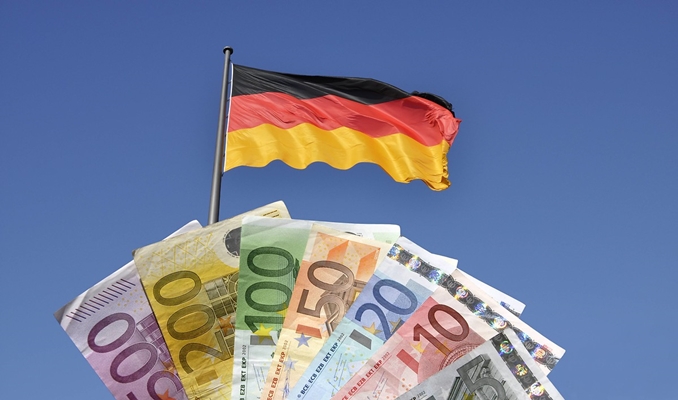 Almanya'da partiler saatlik asgari ücret konusunda anlaştı