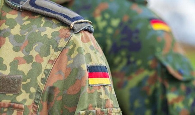 Almanya'da 9 eski asker hakkında soruşturma açıldı