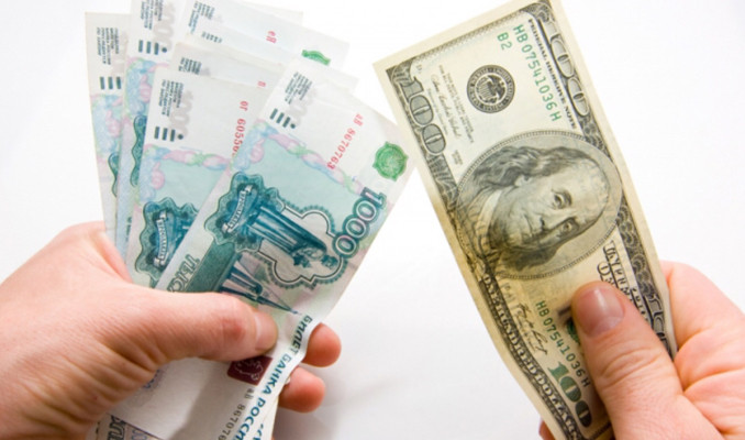 Ruble, ABD Doları karşısında 15 ayın en yüksek seviyesine çıktı