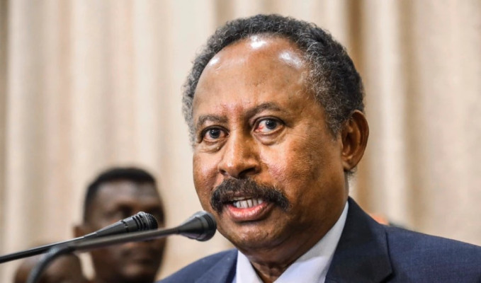 Darbecilerin tutukladığı Sudan Başbakanı serbest bırakıldı