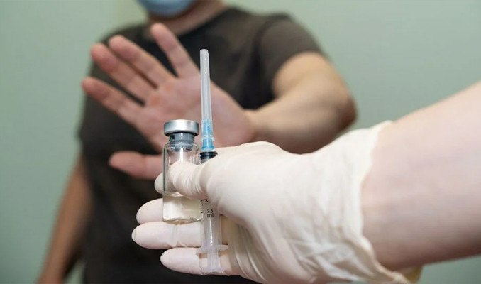 Belçika'da aşı yaptırmayan sağlık personelinin işine son