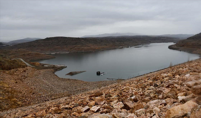 Sivas'taki 4 Eylül Barajı'nda kuraklığın etkisi hissediliyor
