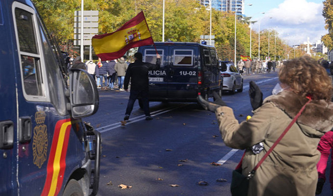 İspanya tarihindeki en büyük polis gösterisi!