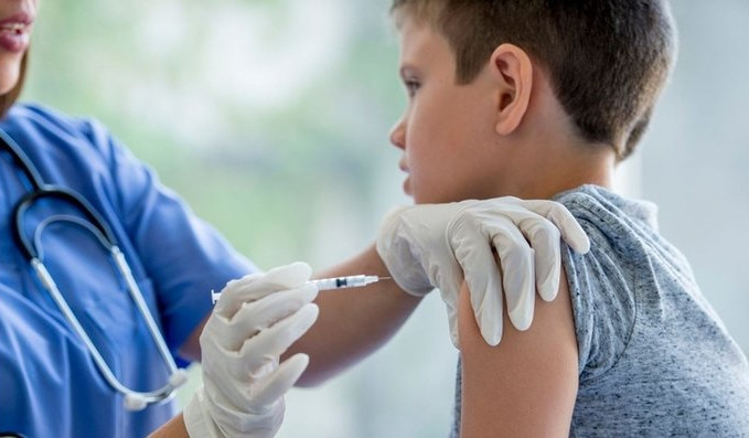 Hollanda'da 5-11 yaş arasına Kovid-19 aşısı onayı