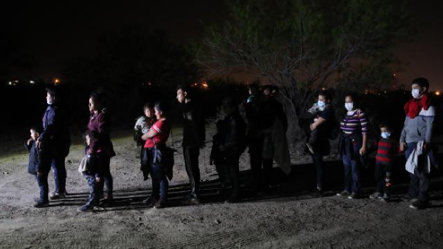 ABD'den göçmen kararı! 'Meksika'da kal' uygulaması yeniden başlıyor