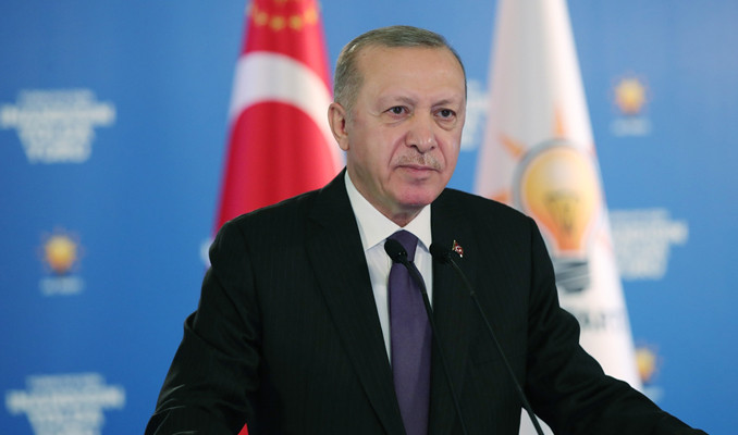 Erdoğan: Ayaklarına taş değse AK Parti'yi suçluyorlar
