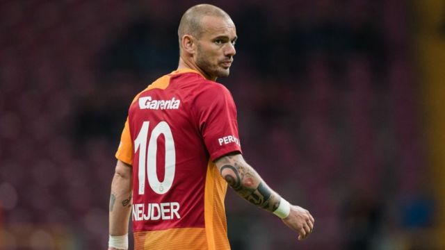 Galatasaray'ın eski yıldızı kulüp satın alıyor