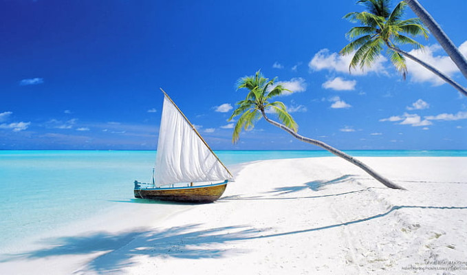 Maldivler, turizmi canlandırmak için tatilcilere varışta aşı sunacak