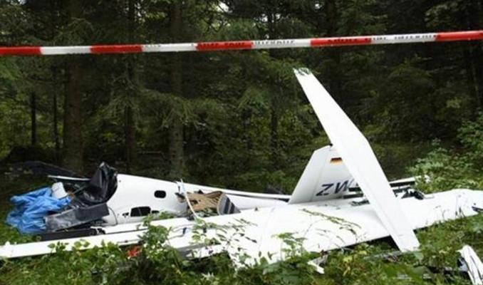 Paris'te uçak faciası: 4 ölü
