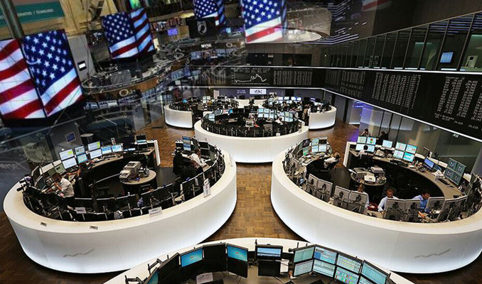 Wall Street endeksleri karışık seyirle açıldı